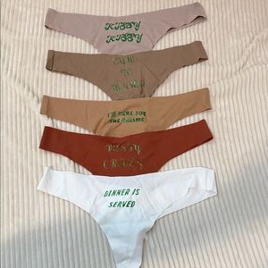 Graphic Thongs in Neutral Tones